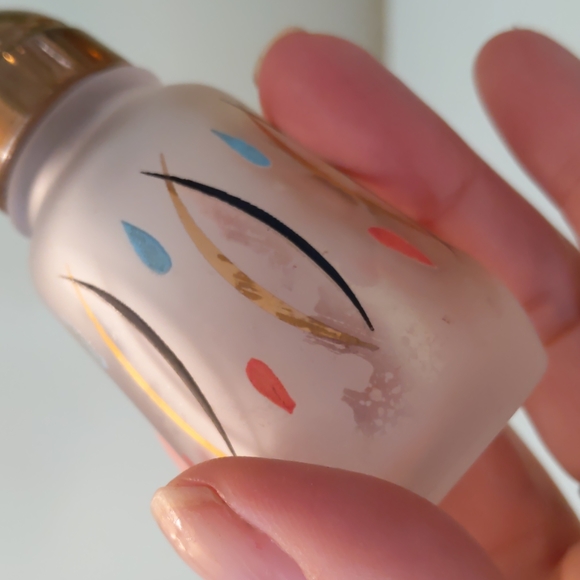 SOLD ETSYAtomic Mid Century Vintage Hazel Atlas Salt and Pepper Set - Picture 11 of 11